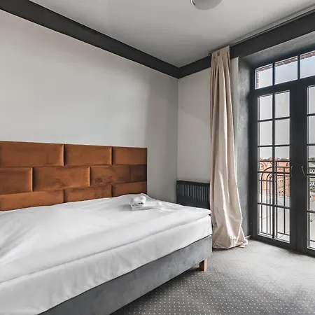 Stara Przedzalnia Bed & Breakfast 4*