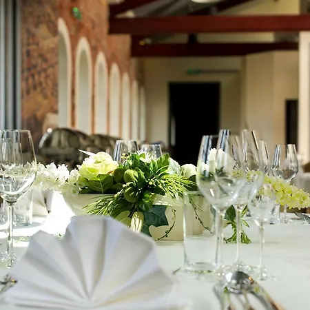 Stara Przedzalnia Bed & Breakfast 4*