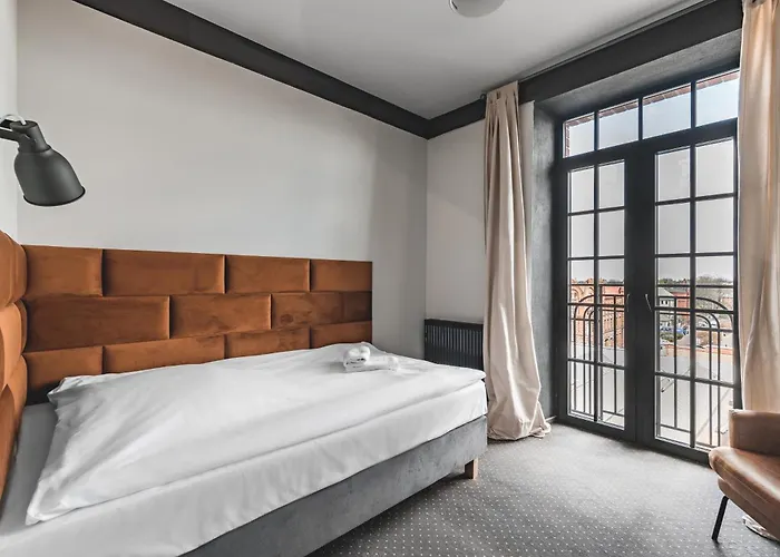 Stara Przędzalnia Nocleg ze śniadaniem 4*